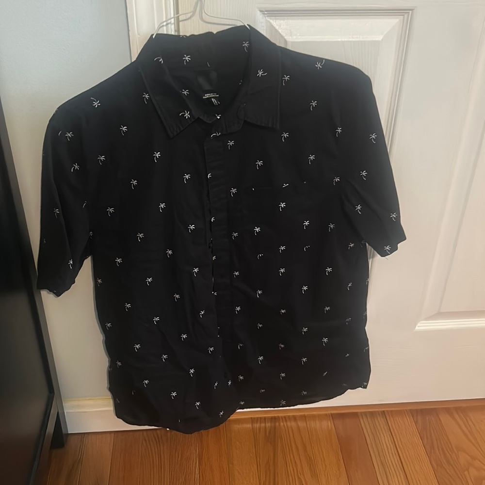 H & M button up/down size medium
